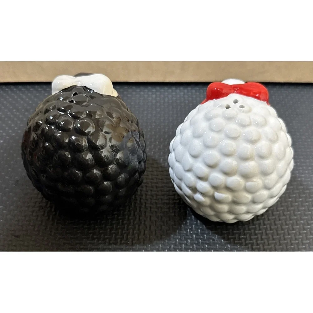 Black and White Sleepy Sheep Ceramic Salt & Pepper Shakers Kitchen Table Decor